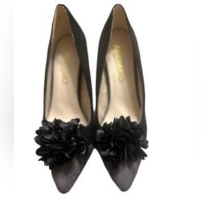 Andiamo Black and Grey Heels with Flower on Pointy Toe Size 7.5
